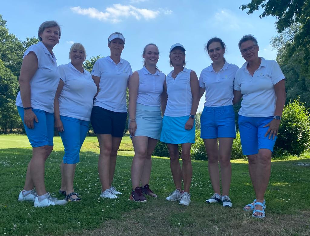 Oberliga-Damen erreichen souverän den zweiten Platz beim Golfclub Bremer Schweiz