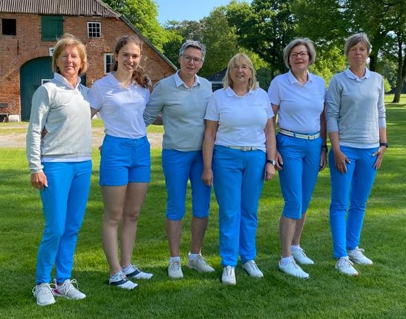 Dritter Platz der Oberliga-Damen beim Oldenburgischen Golfclub 