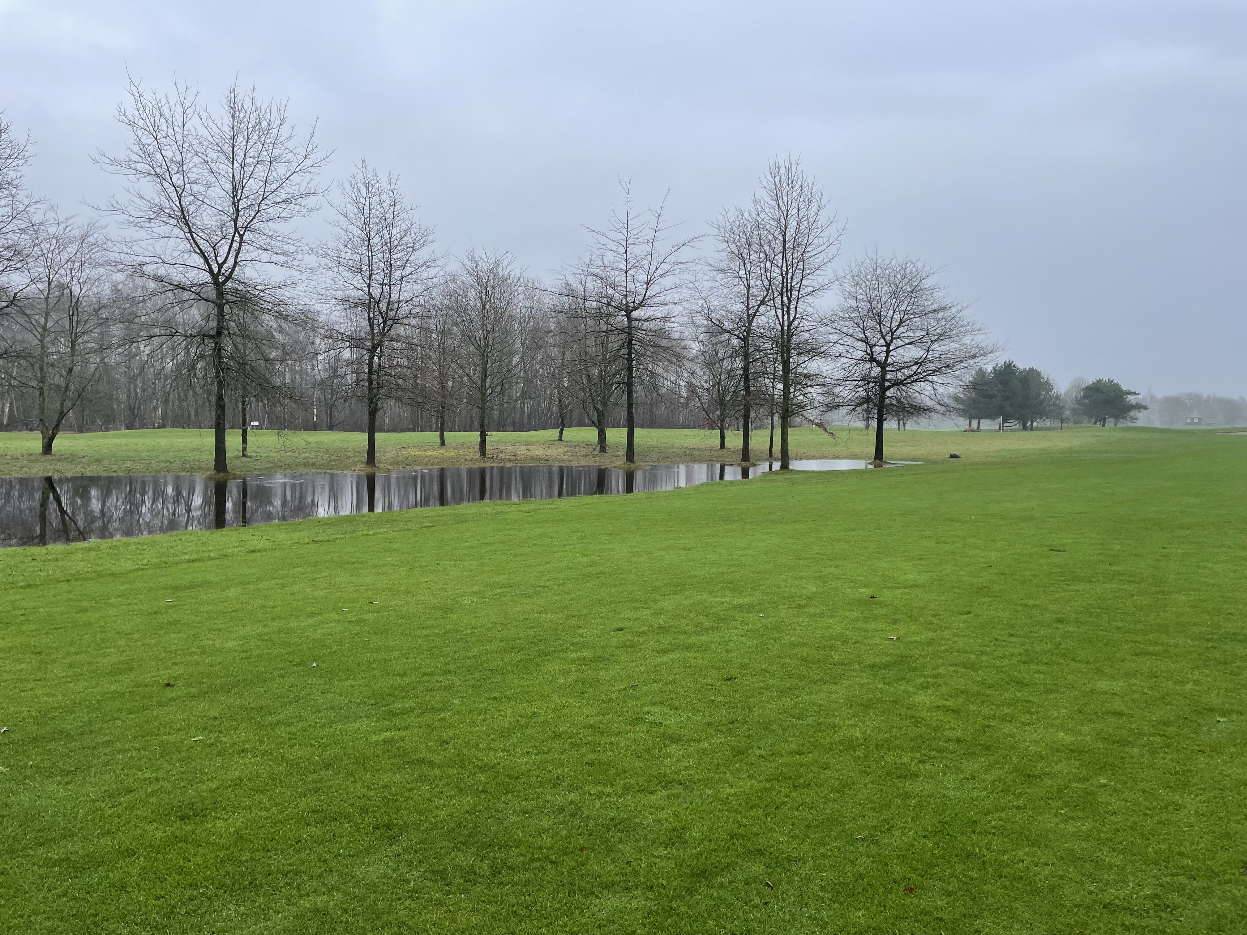 Golfplatz aufgrund von Nässe vorübergehend gesperrt