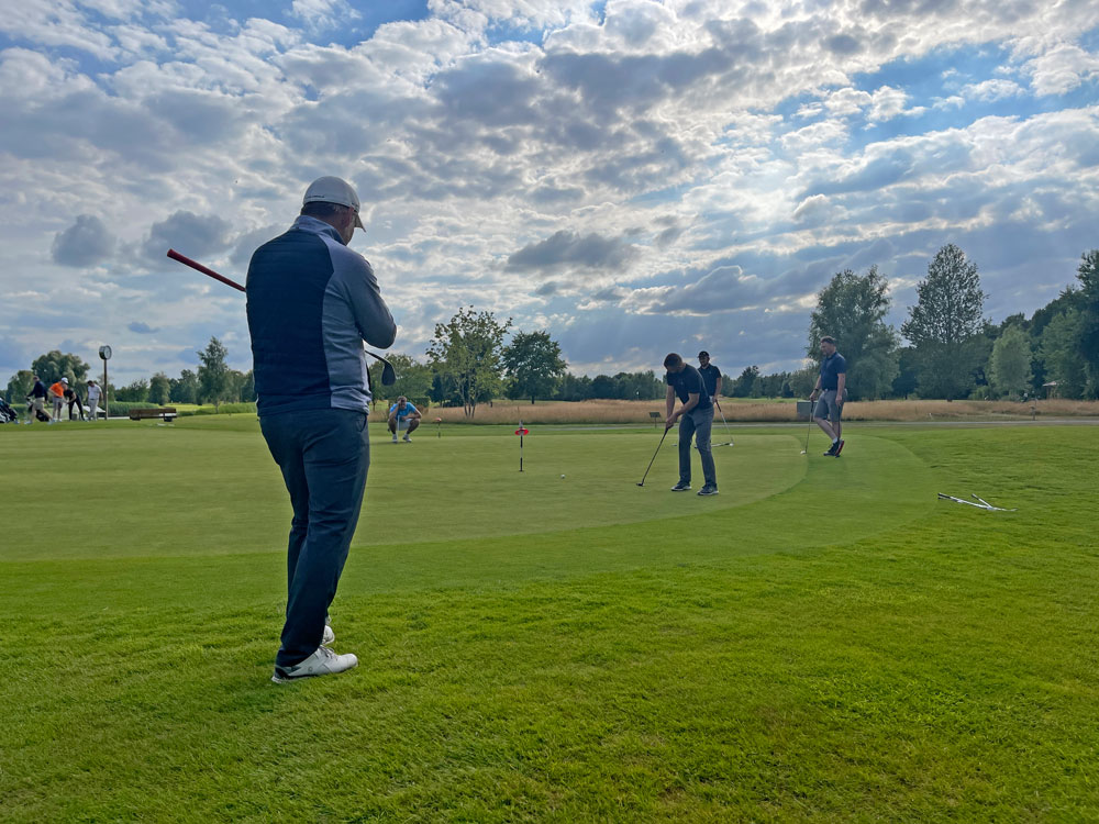 Herzlich willkommen in der Golfschule am Meer.